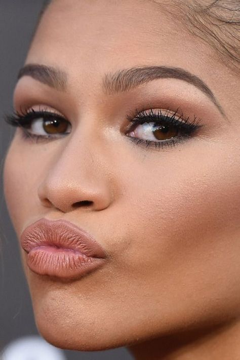 Zendaya Makeup, Ballerina Makeup, Red Carpet Makeup, Skin Perfection, Celebrity Makeup Looks, Zendaya Style, Alicia Keys, Zendaya Coleman, Beauty Makeup Tips