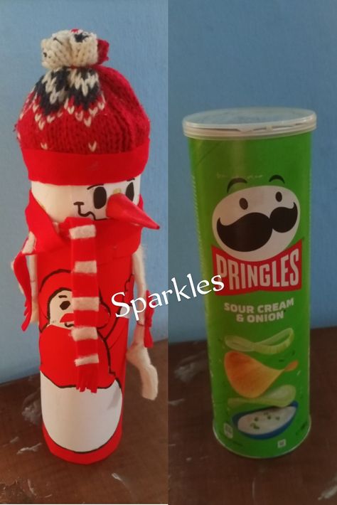 Recycled Pringles container Pringles Can, Creamed Onions, Sour Cream And Onion, Grinch, Pencil Case, Sour Cream, Recycling, Pencil, Canning