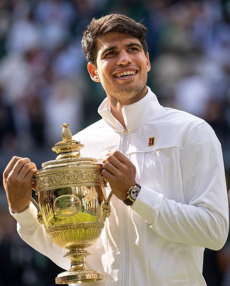 Carlos Alcaraz Spanish Tennis player Wimbledon championships London England Wimbledon champion Carlos Alcaraz 
Wimbledon finals Carlos Alcaraz vs  Novak Djokovic 
Carlos Alcaraz with Wimbledon trophy wallpaper Tennis Federer, Margaret Court, Wheelchair Women, Tennis Event, Carlos Alcaraz, Tennis Fan, Professional Tennis Players, Lawn Tennis, Mr Perfect