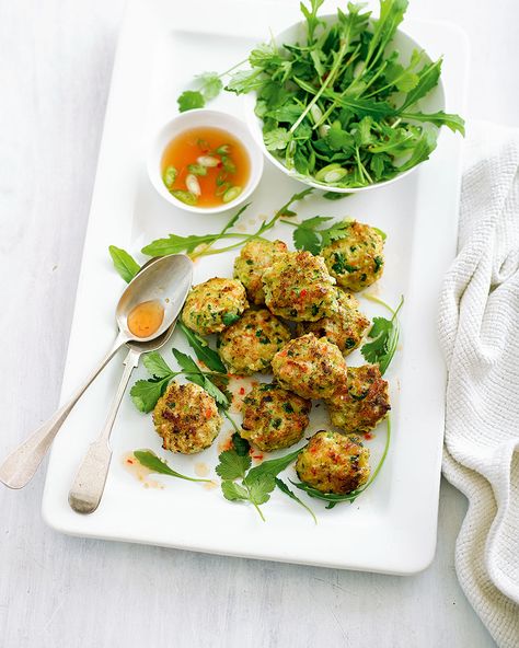 Bursting with vibrant flavours of coriander, lime and ginger - these Thai prawn cakes with sweet chilli dipping sauce make a great lunch or light dinner. Prawn Cakes, Nuno Mendes, Rocket Salad, Sweet Chilli Sauce, Fish Cake, Sweet Chilli, Light Dinner, Starters Recipes, Asian Dishes