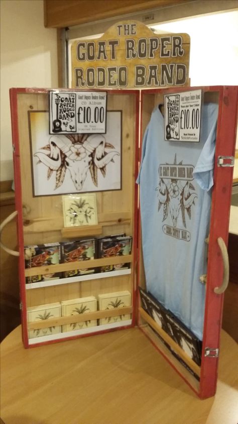 Band Merch Display Ideas, Band Senior Pictures, Band Merch Ideas, Merch Display, Suitcase Display, Paper Paste, Country Bands, Craft Booth Displays, Merch Ideas