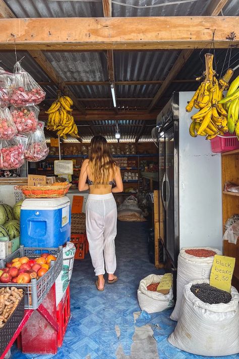 Ambergris Caye or Caye Caulker? Where to Stay in Belize Caye Caulker, Ambergris Caye, Belize