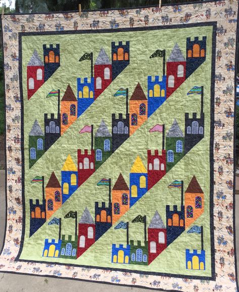 Castle Quilt, Xmas Quilts, Quilt Boards, Kid Quilts, Good Knight, Wedding Quilt, Paper Pieced Quilt, House Quilts, Penny Rugs