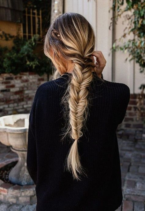 Easy Fishtail Braid, Lazy Day Hairstyles, Side Braids, Teenage Hairstyles, Fishtail Braid Hairstyles, Hairstyle Long, Lazy Hairstyles, Long Box Braids, Braid Hairstyle