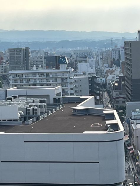 Japan Rooftop Aesthetic, Japanese Rooftop, Rooftop City, Studying Art, Roof Cap, Rooftop View, Japan Games, Love Symbol, Spooky Stories