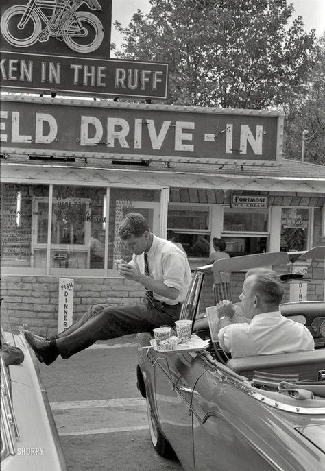 JFK stopping at a drive-in while on the campaign trail in West Virginia (1960) : OldSchoolCool Bluefield West Virginia, Coat Room, Men In Shower, Beauty Fotografie, Parked Car, Summer Family Pictures, West Virginia History, Service Counter, Virginia History