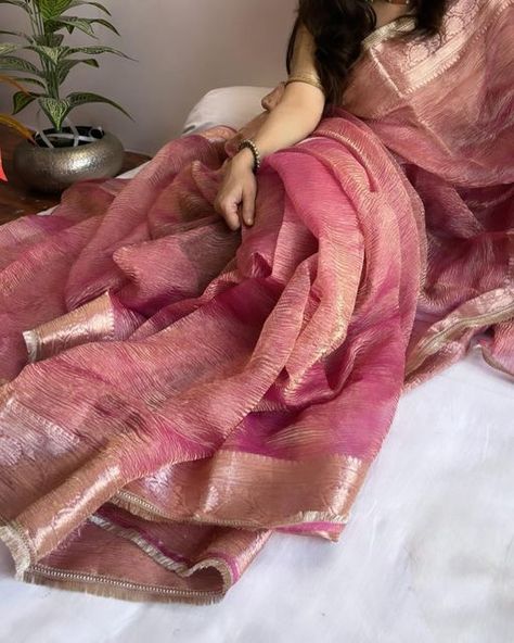 Safety Pins - Handwoven Banarasi Textiles on Instagram: "Pure banarasi cherry pink tissue crushed kadhwa saree in stunning weave✨✨  dm for purchase or contact us on ‪+91 6392 139 069‬✨  price - 8500  #banaras #banarasidupatta #banarasi #banarasisuit #duppata #salwarsuits #banarasilove #ethnicwear #katansilkdupatta #katanduppatta #silkduppata #indianwedding #indianwear #banarasifabrics #banarasifabric #suitsets" Banarasi Saree Look For Wedding, Banarasi Suit, Banarasi Dupatta, Tissue Saree, Indian Saree Blouse, Indian Saree Blouses Designs, Simple Sarees, Long Dress Design, Saree Trends