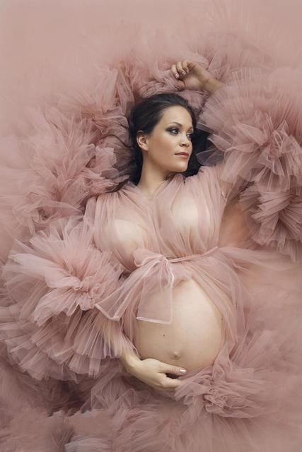 pink maternity dresses for photoshoot Open Maternity Dress, Dresses For Photoshoot, Prom Dresses V Neck, Tulle Maternity Dress, Maternity Dresses Photography, Women Prom Dresses, Studio Maternity Photos, Bridal Sleepwear, Maternity Evening Dress