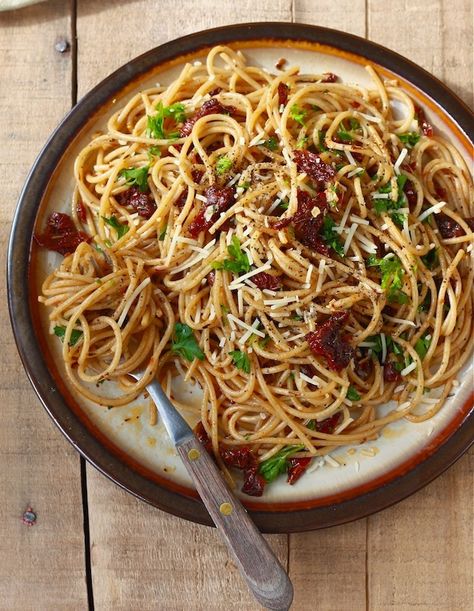 Sun-Dried Tomato Pasta with Garlic-Herb Olive Oil Sauce | Season with Spice Olive Oil Sauce, Pasta Sauce Recipes Tomato, Vegan Pesto Pasta, Gf Pasta, Sun Dried Tomato Pasta, Tomato Pasta Recipe, Lent Recipes, Tomato Pasta Sauce, Vegan Pesto