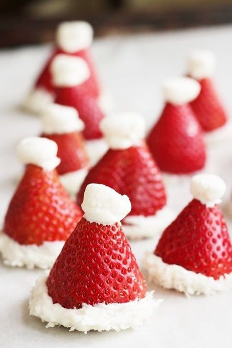 Strawberry Santa Hats Santa Hat Dessert, Peppermint Brownie Bites, Strawberry Santa Hats, Strawberry Santa, Strawberry Santas, Christmas Party Treats, Candy Man, Cheese Party, Santa Hats