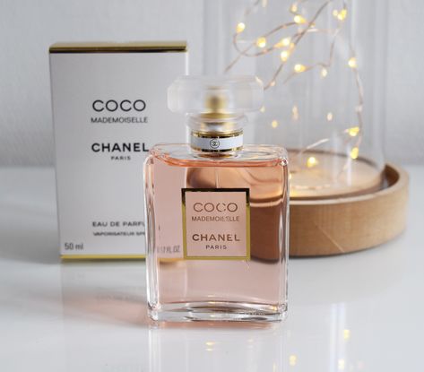 L’incontournable parfum Coco Mademoiselle de Chanel ! Chanel Mademoiselle Perfume, Chanel Photo, Mademoiselle Perfume, Perfume Chanel, Chanel Mademoiselle, Coco Chanel Mademoiselle, Parfum Chanel, Fragrances Perfume Woman, Chanel Perfume