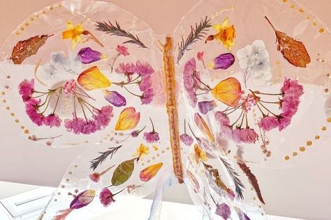 How to make Fairy Butterfly Wings with Pressed Flowers Make Your Own Butterfly Wings, Pressed Flower Wings, Butterfly Wings With Flowers, Pressed Flower Fairy Wings, Homemade Butterfly Wings, How To Make Butterfly Wings Diy, Homemade Fairy Wings, How To Make Butterfly Wings, Fairy Wings With Flowers