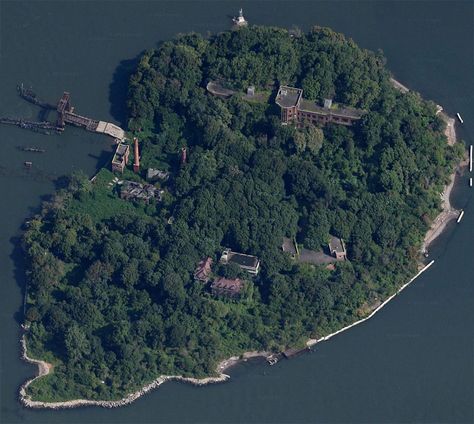 North Brother Island, East River, Bronx, NY. Old Abandoned Buildings, Uninhabited Island, Abandoned Mansions, Honeymoon Travel, North And South, Haunted Places, Abandoned Buildings, Abandoned Houses, Travel Goals