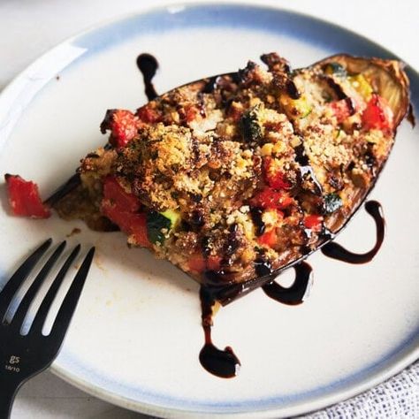 Italian Stuffed Eggplant Boats with Sausage - Josie + Nina Eggplant Boats, Stuffed Eggplant, Ground Italian Sausage, Eggplant Dishes, Garden Vegetables, Bread Appetizers, Eggplant Recipes, Salad Side Dishes, Tomato Recipes