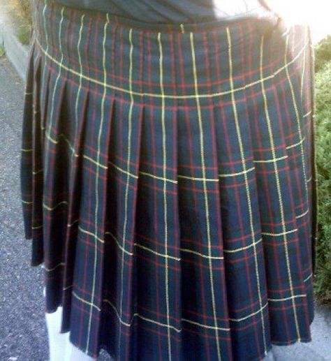 This is how to make a kilt using online tutorial. Kilt is a type of pleats that are worn by both men and women as a traditional scottish wear, although pleated skirt is predominantly worn by women anywhere in the world. Kilt takes much fabric in its making and if you are a beginner to sewing, it is a good idea to get a commercial sewing pattern for kilt and then compare your measurement to that of the pattern... Kilt Pattern, Types Of Pleats, Scottish Skirt, Pleated Skirt Pattern, Tartan Clothing, Pleated Pattern, Kilt Outfits, Skirt Diy, Pleats Pattern