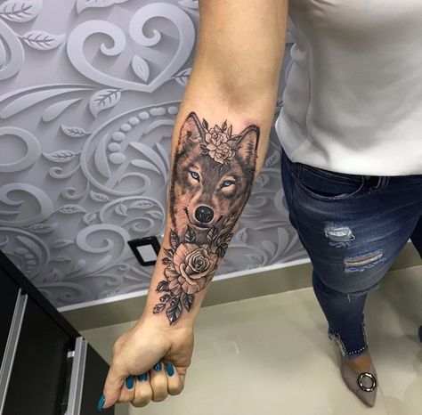 Wolf Mom Tattoo, Wolf Tattoos For Women, Wolf Tattoo Sleeve, Wolf Tattoo Design, Infinity Tattoos, Flowers Tattoo, Different Tattoos, Tattoo Feminina, Wolf Tattoos