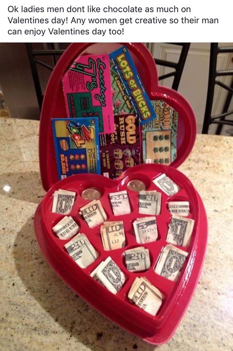 Valentine's Day Gift Baskets, Valentines Gift Bags, Creative Money Gifts, Creative Valentines, My Funny Valentine, Valentine's Day Quotes, Saint Valentine, Diy Valentines Gifts, Valentines Day Gifts For Him