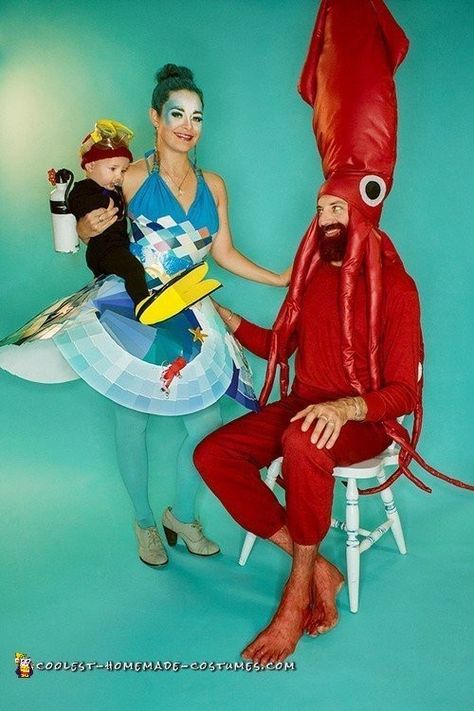 Life+Aquatic+Family+with+Jacques+Cousteau+Baby+Scuba,+Ocean+Mom+and+Giant+Squid+Dad Mom And Baby Costumes, Extravagant Costumes, Funny Baby Costumes, Mom Halloween Costumes, Mom Costumes, Newborn Halloween Costumes, Jacques Cousteau