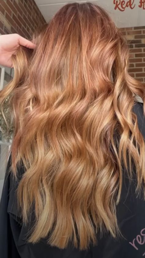 Golden Copper Blonde Hair, Orange Hair Blonde Highlights, Strawberry Gold Hair, Copper Strawberry Blonde Balayage, Dirty Strawberry Blonde Hair, Golden Copper Hair, Ginger Blonde Hair, Copper Blonde Hair, Red Balayage Hair