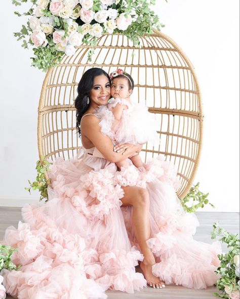 Fancy Mommy And Me Photo Shoot, Mother’s Day Photo Shoot, Mothers Day Photo Shoot Ideas, Mother’s Day Photoshoot Ideas, Mother’s Day Photoshoot, Mothers Day Gifts Toddlers, Boho Mother, Mother Daughter Photoshoot, Easter Photoshoot