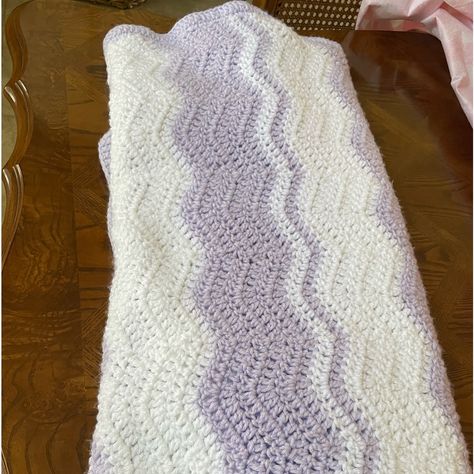 Brand New Crochet Throw Made By Me White And Lilac Very Pretty And Soft 4foot By 4 Foot Handmade Design Ideas, Crochet Blanket Free, Cozy Pattern, Baby Cardigan Pattern, Crochet Baby Cardigan, Blanket Cozy, Mini Crochet, Crochet Patterns Free Blanket, Bedding Brands