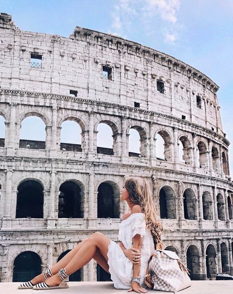 Italy Lookbook, Rome Shopping, Vacay Pics, Rome Pictures, Honeymoon Vibes, Trip Pictures, Rome Trip, Rome Outfits, Rome Photography