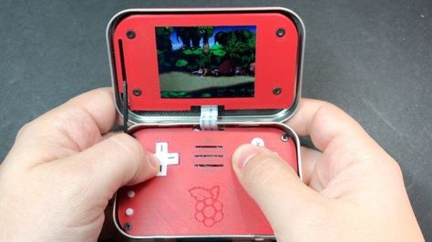 How to Build a Tiny DIY Game Console Into an Altoids Tin Diy Game Console, Portable Console, Altoids Tin, Penny Arcade, Diy Tech, Altoids Tins, Raspberry Pi Projects, 3d Printing Diy, Pi Projects