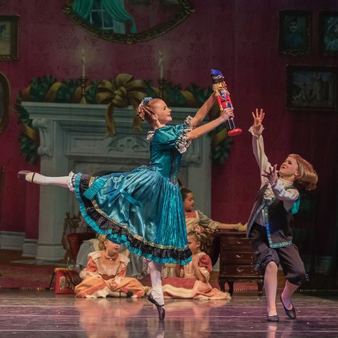 Nutcracker Clara and Fritz Richard Calmes Clara Nutcracker Drawing, Nutcracker Pictures, Nutcracker Aesthetic, Nutcracker Ballet Costumes, Nutcracker Clara, Clara Nutcracker, Ballet Shows, Nutcracker Costumes, Nutcracker Christmas Decorations