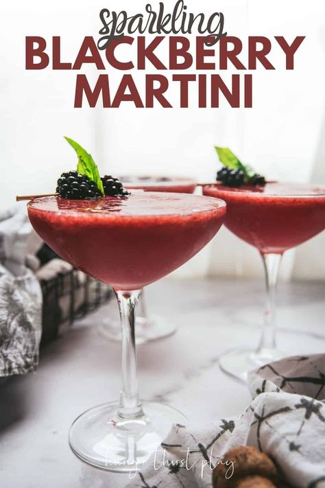 Sparkling Blackberry Martini Blackberry Martini, Blackberry Syrup, Homemade Syrup, Winter Comfort Food, Tailgating Recipes, Brunch Cocktails, Cocktail Recipes Easy, Recipe Board, Indulgent Desserts