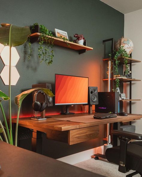 Explore the best minimalist home office setup ideas to boost productivity and style. Learn how simplicity in design can redefine your workspace efficiently! Tech Home Office, Studio In Casa, Computer Table Design, Home Office Setup Ideas, Minimalist Home Office, Diy Terrarium, Home Studio Setup, Desktop Setup, Minimalist Office