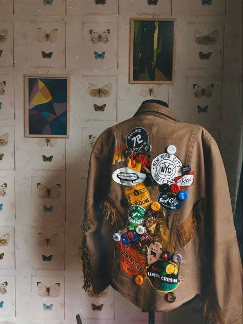 Vintage винтаж Bottle Cap Clothes, Bottle Cap Fashion, Decorated Jacket, Stitch Patch, Beer Bottle Cap, Art Lessons For Kids, Embroidery Book, Clothing Designs, Army Jacket