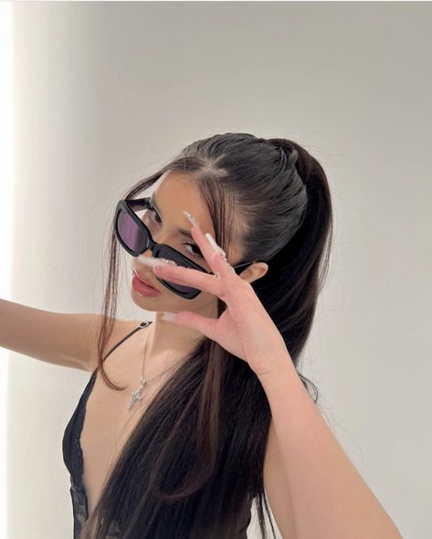 @abrilroji Slay Girl, Chloe Walsh, Slicked Back Hair, Selfie Ideas Instagram, Girl Face, White Nails, Hair Inspo, Natural Makeup, Photography Poses