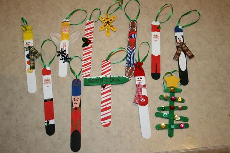 tongue depressor ornaments Crafts With Tongue Depressors, Wooden Sucker Christmas Tree, Tongue Depressor Ornaments, Popsicle Stick Santa Ornament, Clothespin Santa Christmas Ornament, Christmas Lollipops, Toddler Art Projects, Bazaar Crafts, Stick Art