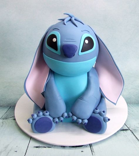 3d stitch Birthday Cake Stitch Cake Design, Stitch Birthday Cake, Christmas Cake Ideas, Stitch Cake, Stitch Birthday, 3d Cake, Christmas Birthday Party, Stitch Christmas, Kids Cake