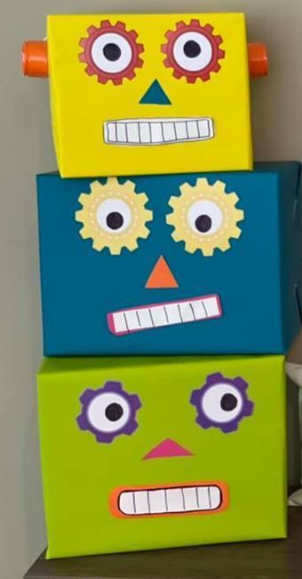 Robots Party Theme, Robot Birthday Party Decorations, Maker Fun Factory Vbs, Robot Decorations, Robot Craft, Robot Birthday Party, Robot Theme, Robot Party, Paper Crafts Diy Tutorials