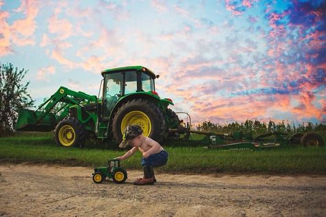 My tractor man! Farm Picture Ideas, Farm Family Pictures, Boy Birthday Pictures, 2nd Birthday Pictures, John Deere Birthday, 2nd Birthday Photos, One Year Pictures, Tractor Birthday Party, Tractor Pictures