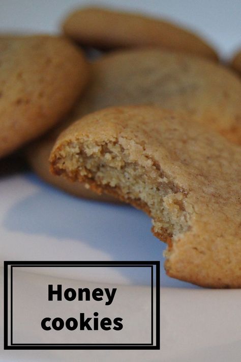 Brown Butter Honey Cookies, Cookies With Honey Recipes, Soft Honey Cookies, Honey Sugar Cookies, Cookies With Honey Instead Of Sugar, Honey Deserts Recipes, Honey Cookies Christmas, Cookies Made With Honey Instead Of Sugar, Baking With Honey Instead Of Sugar