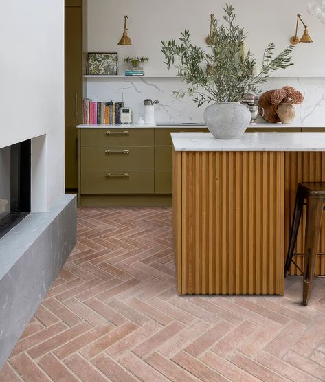 Marlborough Porcelain Parquet Natural Mediterannean Kitchen, Herringbone Tile Kitchen Floor, Terracotta Floor Tiles Kitchen, Kitchen With Terracotta Floor, Herringbone Floor Kitchen, Terracotta Floor Tiles, Ideal Home Magazine, Terracotta Floors, Natural Tile