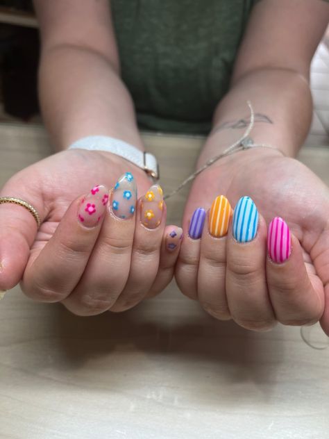 #summer #summernails #striped #stripednails #floralnails #flowernailart #nailart #nails #nailsofinstagram #nailsdesign #nailsoftheday Easy Kids Nails, Stripes Nails, Teen Nails, Kids Nail Designs, Nail Board, Simple Gel Nails, Striped Nails, Cute Gel Nails, Nails For Kids