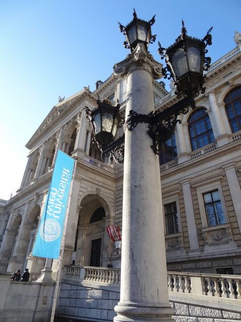 University of Vienna University Of Vienna, Austria Vienna, Dream College, Heart Of Europe, Uni Life, Medical University, I Want To Travel, Most Beautiful Cities, Vienna Austria