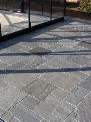 Stone Patio Designs, Garden Slabs, Sandstone Paving Slabs, Indian Sandstone, Stone Paving, Grey Patio, Concrete Patios, Sandstone Paving, Patio Slabs