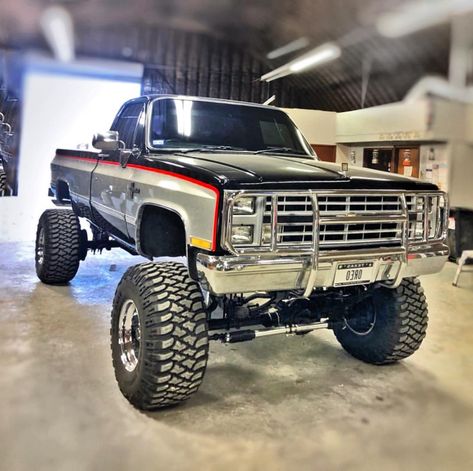 Elias_outdoors on Instagram: “#inspirational - #squarebody #twotone #viking #gladiator #truck #trucklife #stance #wide #black #silver #oldschool #winter #santasleigh…” K10 Chevy, Dually Trucks, Chevrolet Truck, Mud Trucks, C10 Chevy Truck, Lifted Chevy, Lifted Chevy Trucks, Chevy Pickup Trucks, Jacked Up Trucks