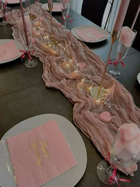 18th Birthday Party Pink Theme, Pink 20 Birthday, 21st Birthday Pink Theme, Pink Birthday Table Decor, Pink Birthday Decorations Ideas, 18th Birthday Party Ideas Pink, Pink Birthday Table, Rose Party Theme, Pink 21st Birthday Ideas