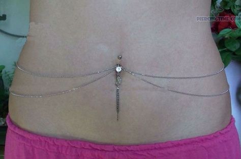 Belly ring with waist chain Ranger Tattoo, Chain Piercing, Belly Button Piercing Jewelry, Piercing Studio, Belly Bars, Navel Piercing, Belly Button Piercing, Waist Chain, Belly Rings