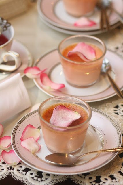 Spontaneous Euphoria: Rose Custards Recipes For Diabetics, Edible Flowers Recipes, Custard Recipes, Incredible Edibles, Flower Food, Rose Tea, Simple Recipes, Creme Brulee, Edible Flowers