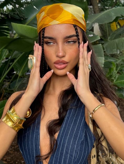 Head Scarf Styles Outfits, Normal Hairstyle, Ella Christo, Looks Hip Hop, Look Boho Chic, Hippie Hair, Looks Party, Foto Ideas Instagram, Island Girl