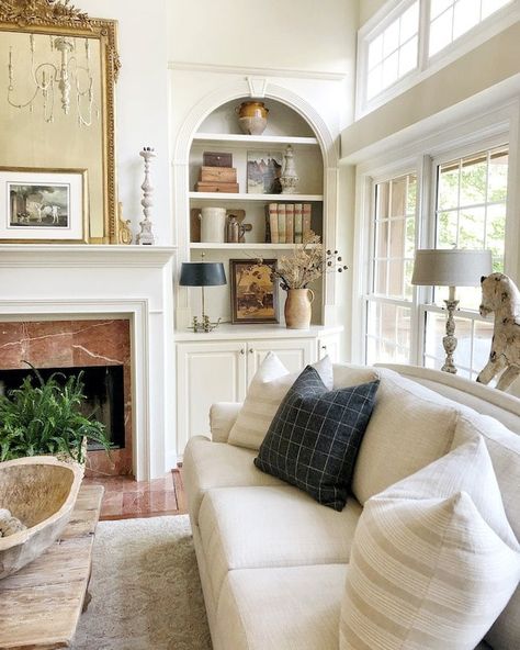 European Farmhouse Living Room, European Country Home, French Country Interior, French Inspired Decor, French Provincial Decor, Country Interior Design, French Farmhouse Style, Fireplace Designs, Modern French Country