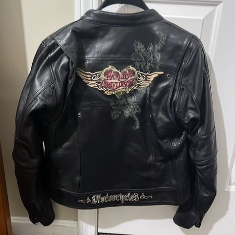 Woman’s Harley Davidson Genuine Leather Jacket Harley Davidson Jackets Women, Harley Davidson Womens Clothing, Harley Jacket, Harley Davidson Leather Jackets, Harley Davidson Jacket, Genuine Leather Jackets, Black Leather Jacket, Leather Jackets Women, Fit Inspo