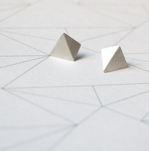 silver geometric stud earrings piramid earring pointy Nro by AgJc, €36.00 Oxidized Silver Earrings, Geometric Studs, Geometric Jewelry, Square Earrings, Contemporary Jewellery, Contemporary Jewelry, Geometric Earrings, Recycled Sterling Silver, Accessories Jewelry