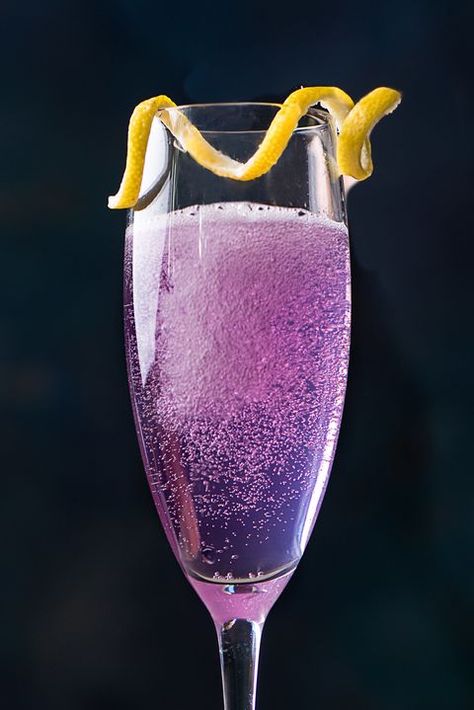 20 Best Champagne Cocktails - Easy Champagne Drink Recipes We Love Champagne Cocktails Easy, Colourful Drinks, Empress 1908 Gin, Best Gin Cocktails, Champagne Recipes Cocktails, Purple Cocktails, Purple Drinks, White Cranberry Juice, Champagne Drinks